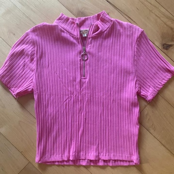 Pink crop top - Picture 1 of 1